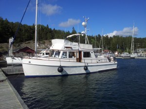 From Veijo Kujala i Finland har vi fått dette bilde med påskrift: She is a GB 42 CL, 1983, Hull # 853 Lying in Southwestern part of Finland (Turku Åbo area). There has been a Norweigian owner (on late 80's) in the boat's history. The current name is 