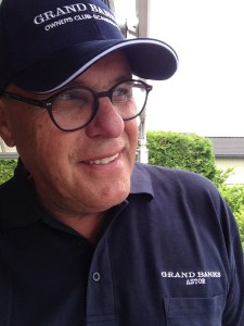 Piqueskjorter med påtrykk båtens navn og Grand Banks. 